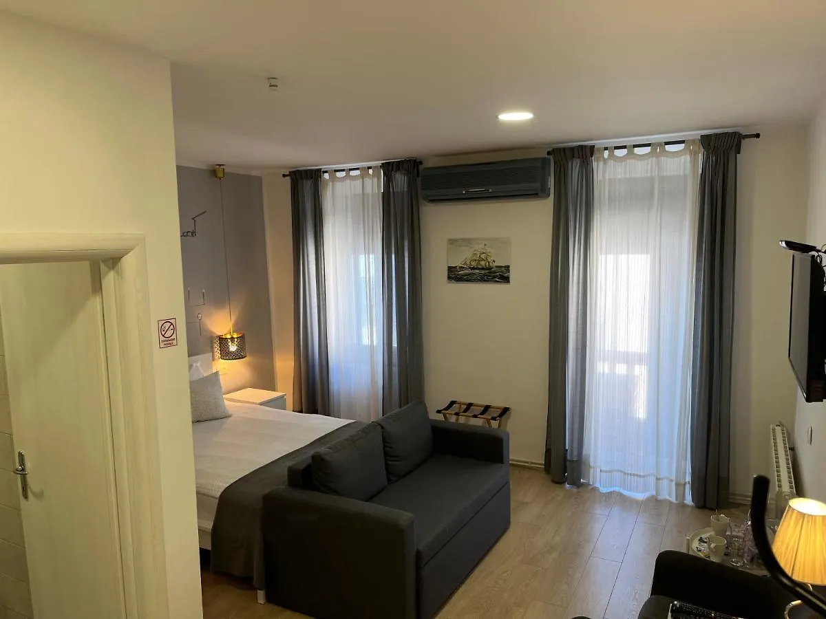 Sir John'S Apartments Rijeka 0*,