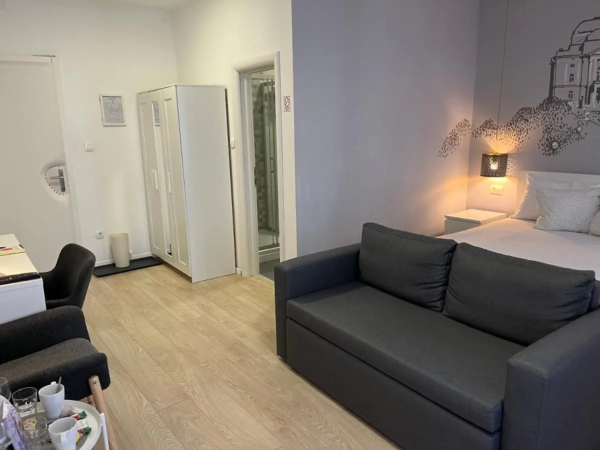 Sir John'S Apartments Rijeka Croatie