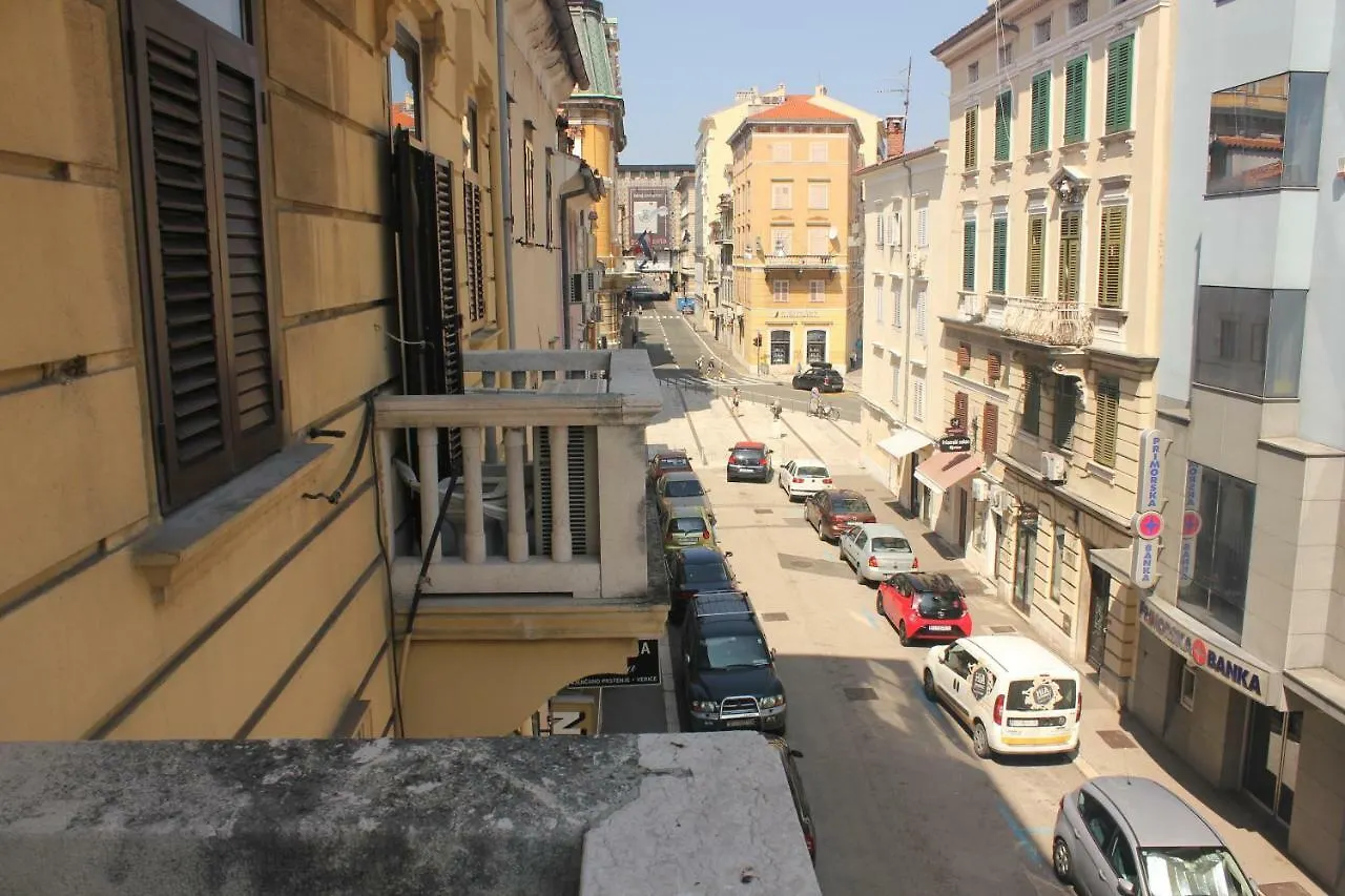 Sir John'S Rooms Rijeka 4*,