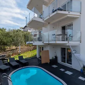 https://apartmani-marko.hotels-in-trogir.com